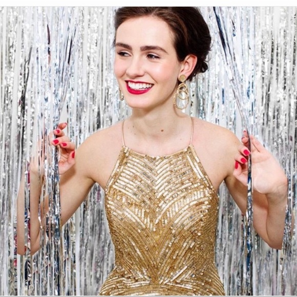 Aidan Mattox RED🌹sleeveless beaded gown - Picture 3 of 6